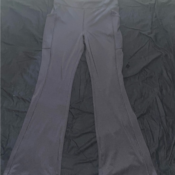 Women SO size Large high rise flare legging NWT - Picture 4 of 4